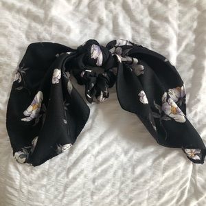 Floral hair accessory